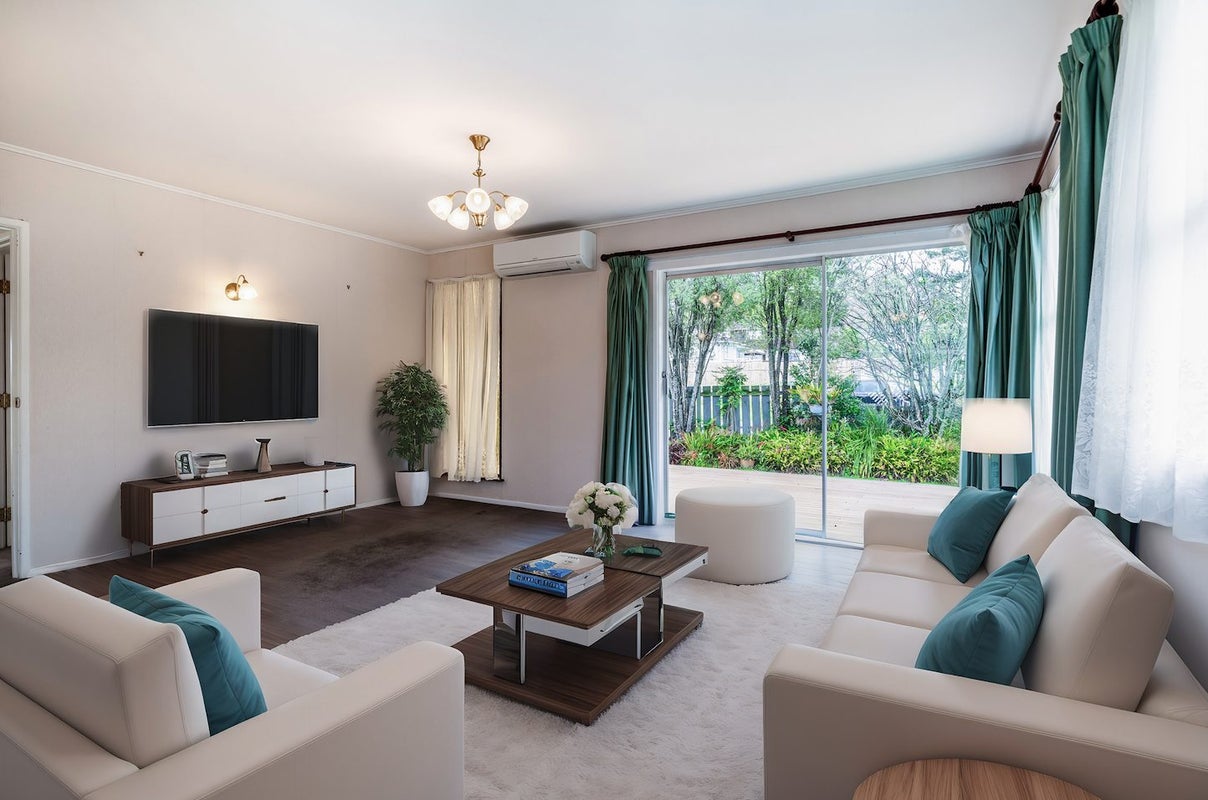 35 Castleford Street, Green Bay, Auckland - Carousel 2