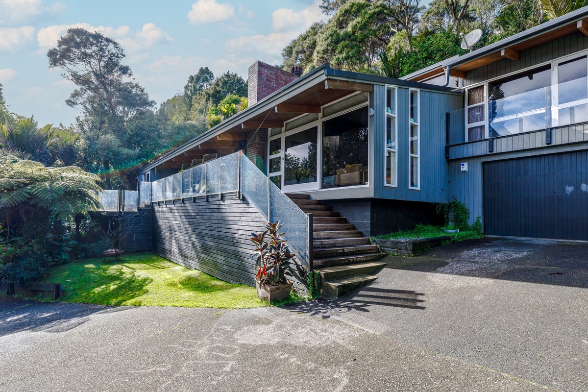 164 Konini Road, Titirangi, Auckland - Carousel 31