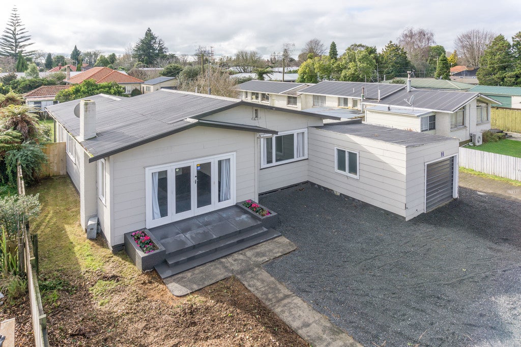 1 Fox Lane, Hamilton East, Hamilton - Carousel 2