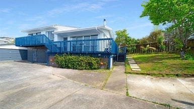 25 Keegan Drive, Massey, Auckland - Carousel 1