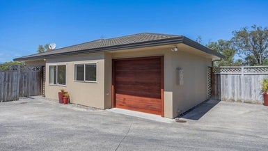1/20 Lyttelton Avenue, Forrest Hill, Auckland - Carousel 1