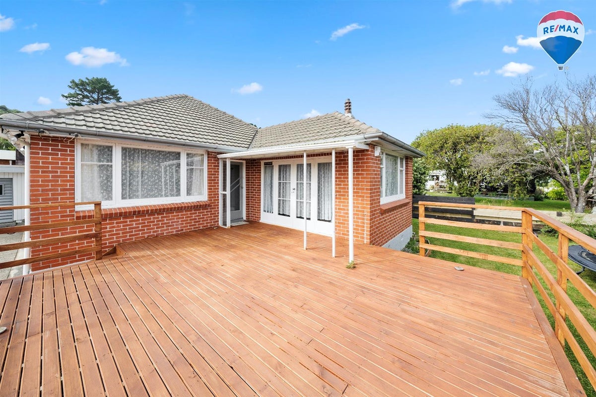 113 Stokes Valley Road, Stokes Valley, Lower Hutt - Carousel 1