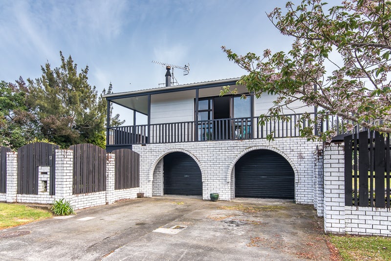 13 Pitoitoi Street, Otaihanga, Paraparaumu - Carousel 1