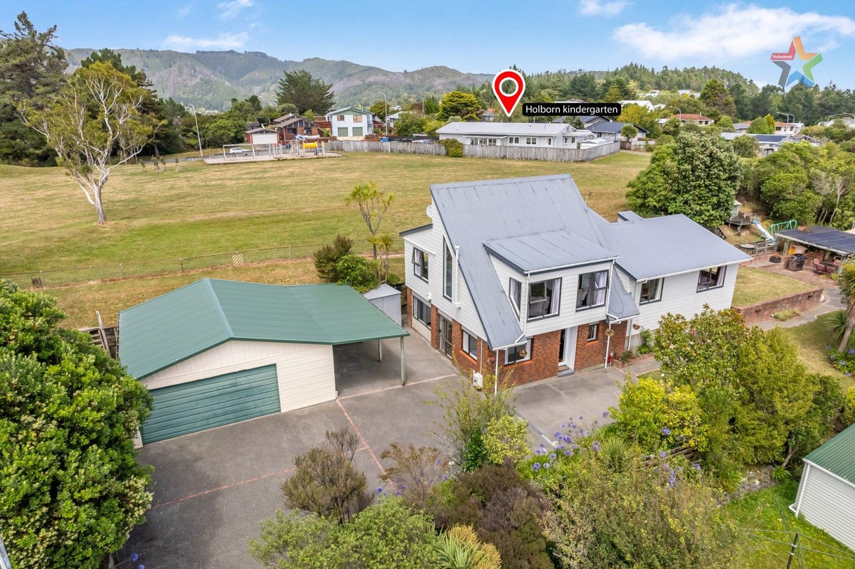 21 Whitechapel Grove, Stokes Valley, Lower Hutt - Carousel 1