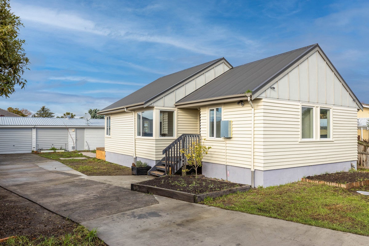 4 St Heliers Crescent, Aranui, Christchurch - Carousel 1