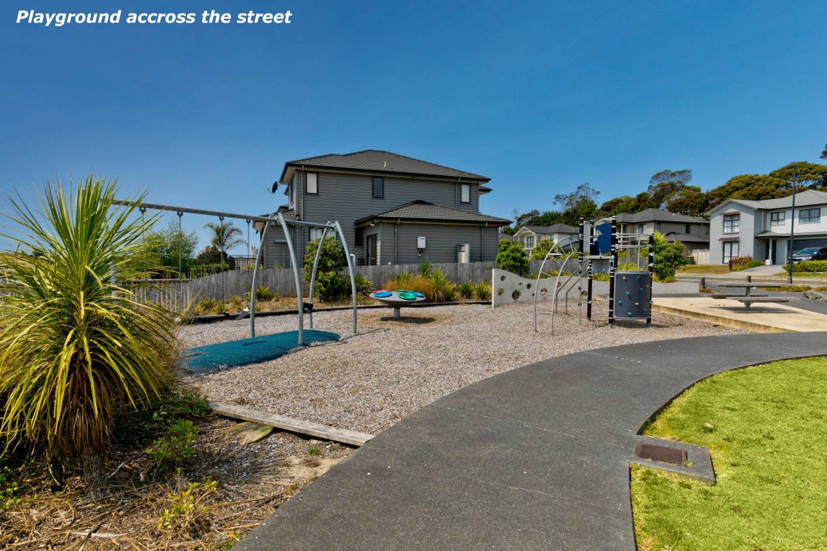 39 Mackay Drive, Greenhithe, Auckland - Carousel 2
