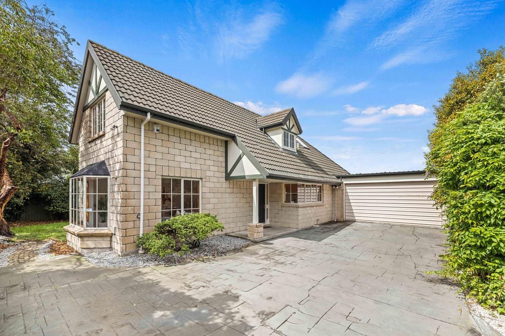 2/7A Toorak Avenue, Avonhead, Christchurch - Carousel 2