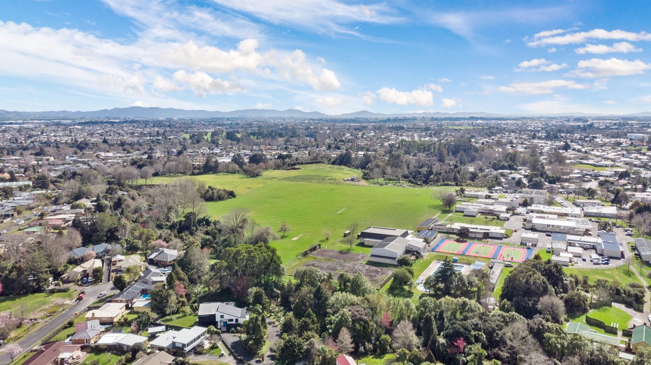 18 Golden Place, Fairfield, Hamilton - Carousel 14