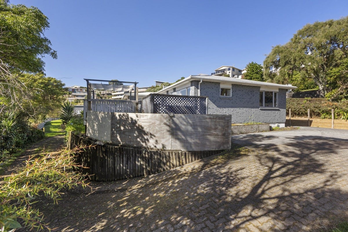 21 Mount View Place, Spotswood, New Plymouth - Carousel 1