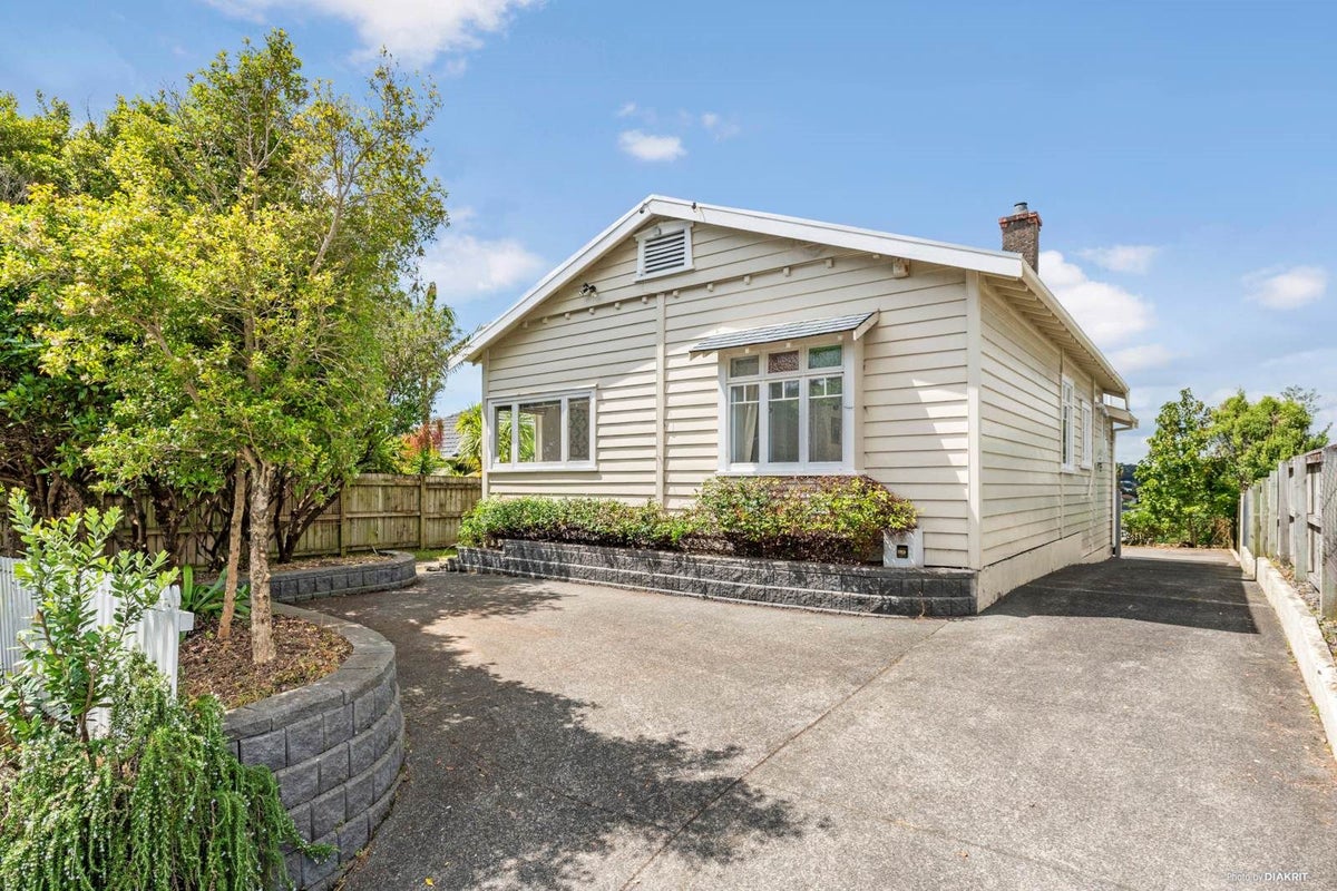 686 Sandringham Road, Sandringham, Auckland - Carousel 1