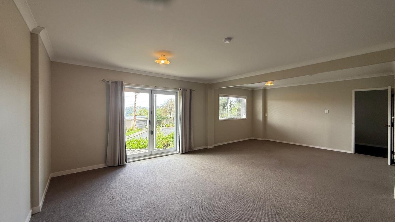 11A Sykes Avenue, Hatfields Beach, Orewa - Carousel 2