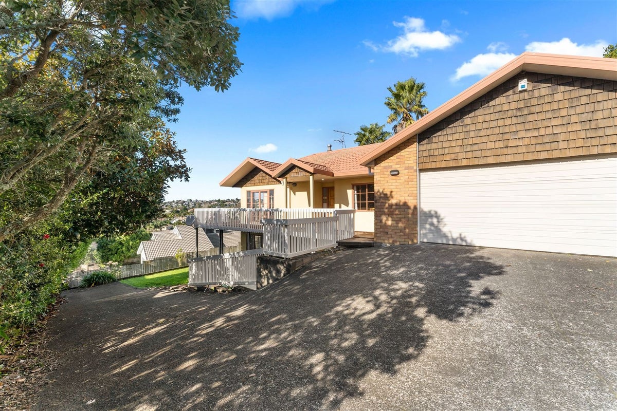 8 Egret Court, Unsworth Heights, Auckland - Carousel 1