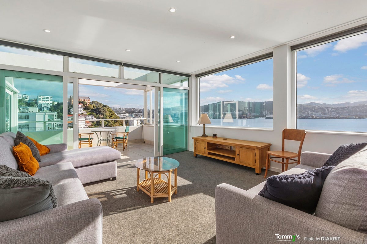 248 Oriental Parade, Oriental Bay, Wellington - Carousel 1