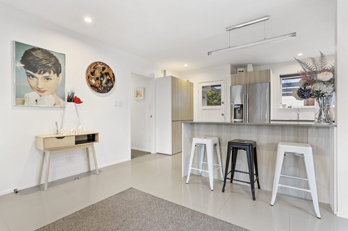 4 Mariana Place, Glen Eden, Auckland - Carousel 2