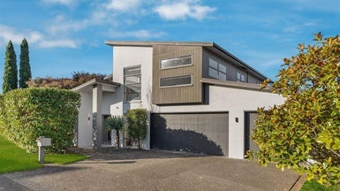 33 Chateau Rise, Flat Bush, Auckland - Carousel 1