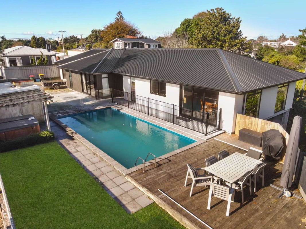 136B Seaview Road, Westown, New Plymouth - Carousel 1