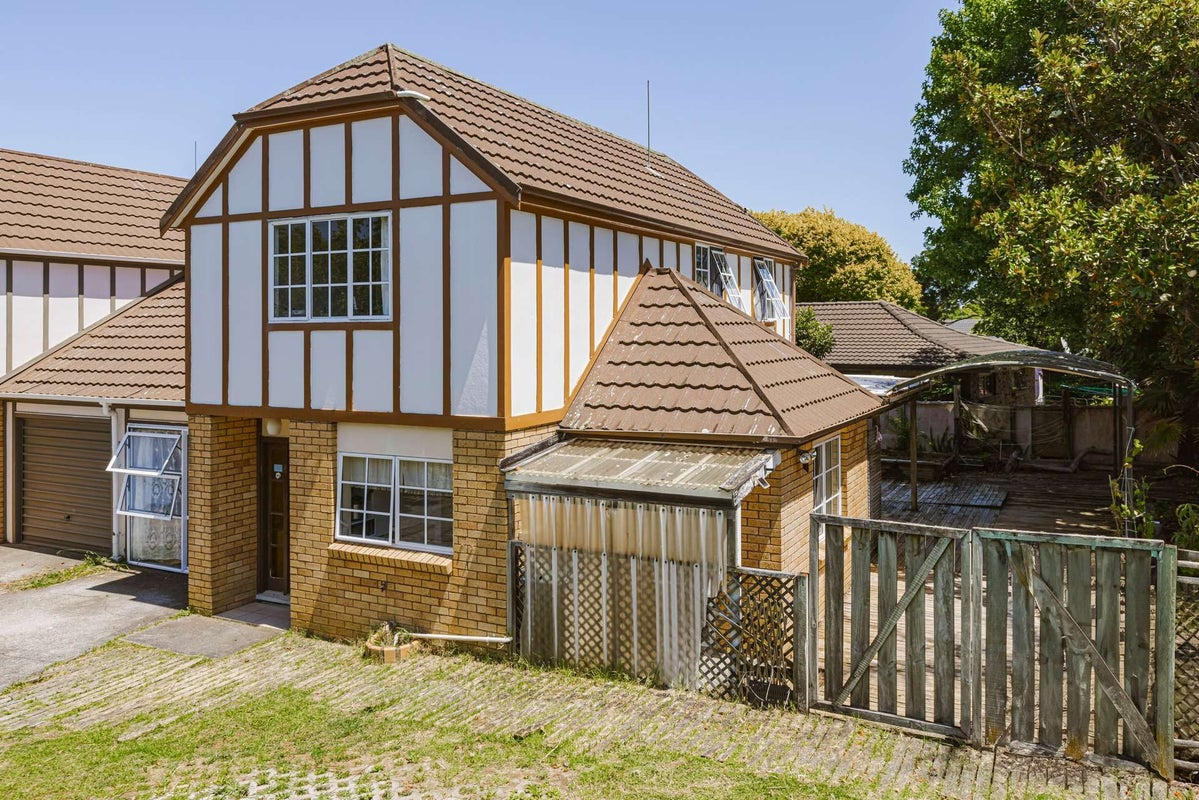 2/51 Jillteresa Crescent, Half Moon Bay, Auckland - Carousel 2