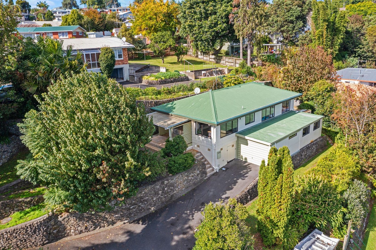 5 Peppertree Way, Brookfield, Tauranga - Carousel 1