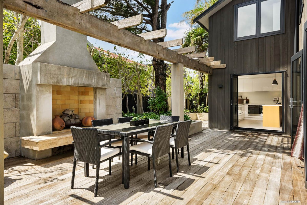 2/2 Hauraki Road, Hauraki, Auckland - Carousel 2