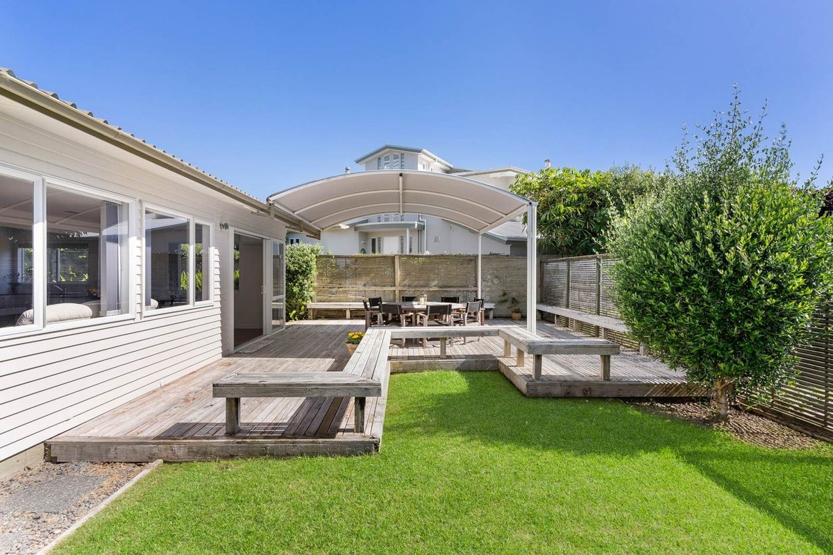14 Tui Street, Torbay, Auckland - Carousel 1