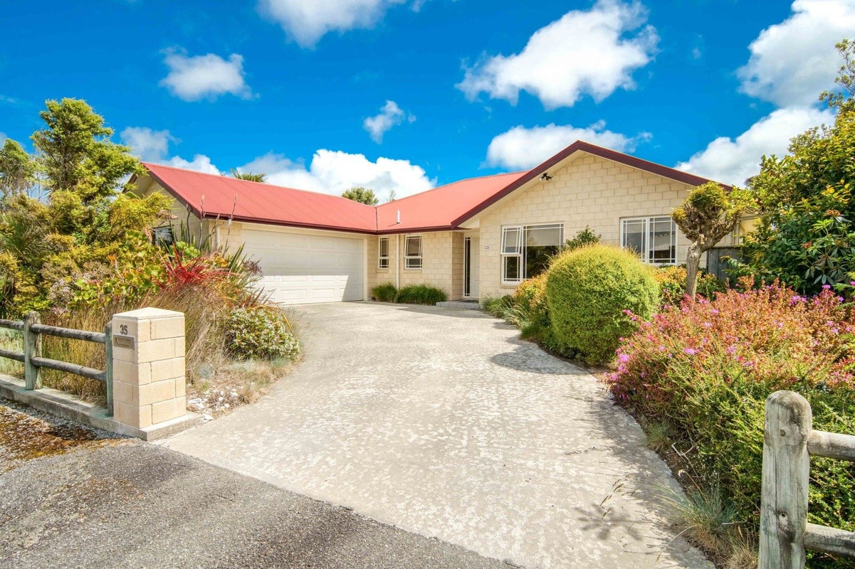 35 Pakington Street, Westport, Westport - Carousel 1