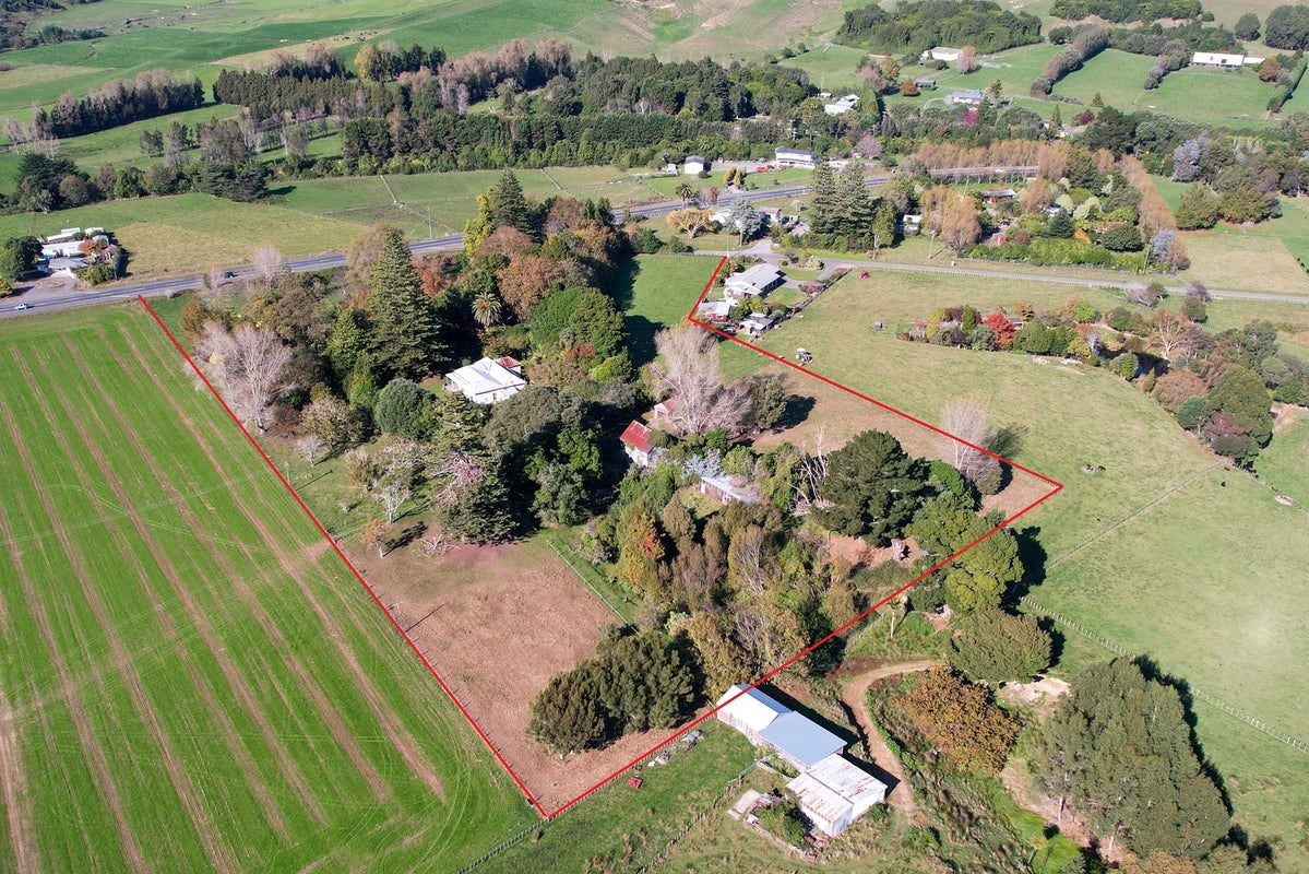 2 Atkins Road, Otaki, Otaki - Carousel 1
