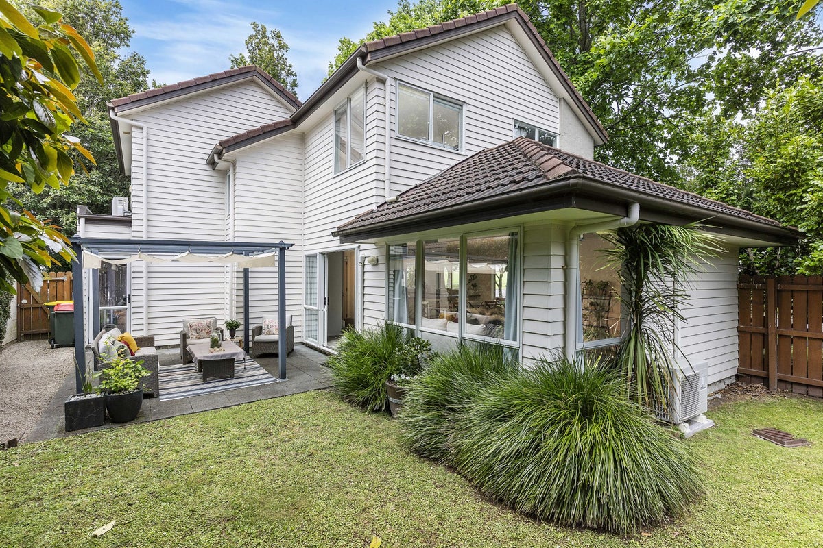 22 Bruce Pulman Drive, Takanini, Auckland - Carousel 1