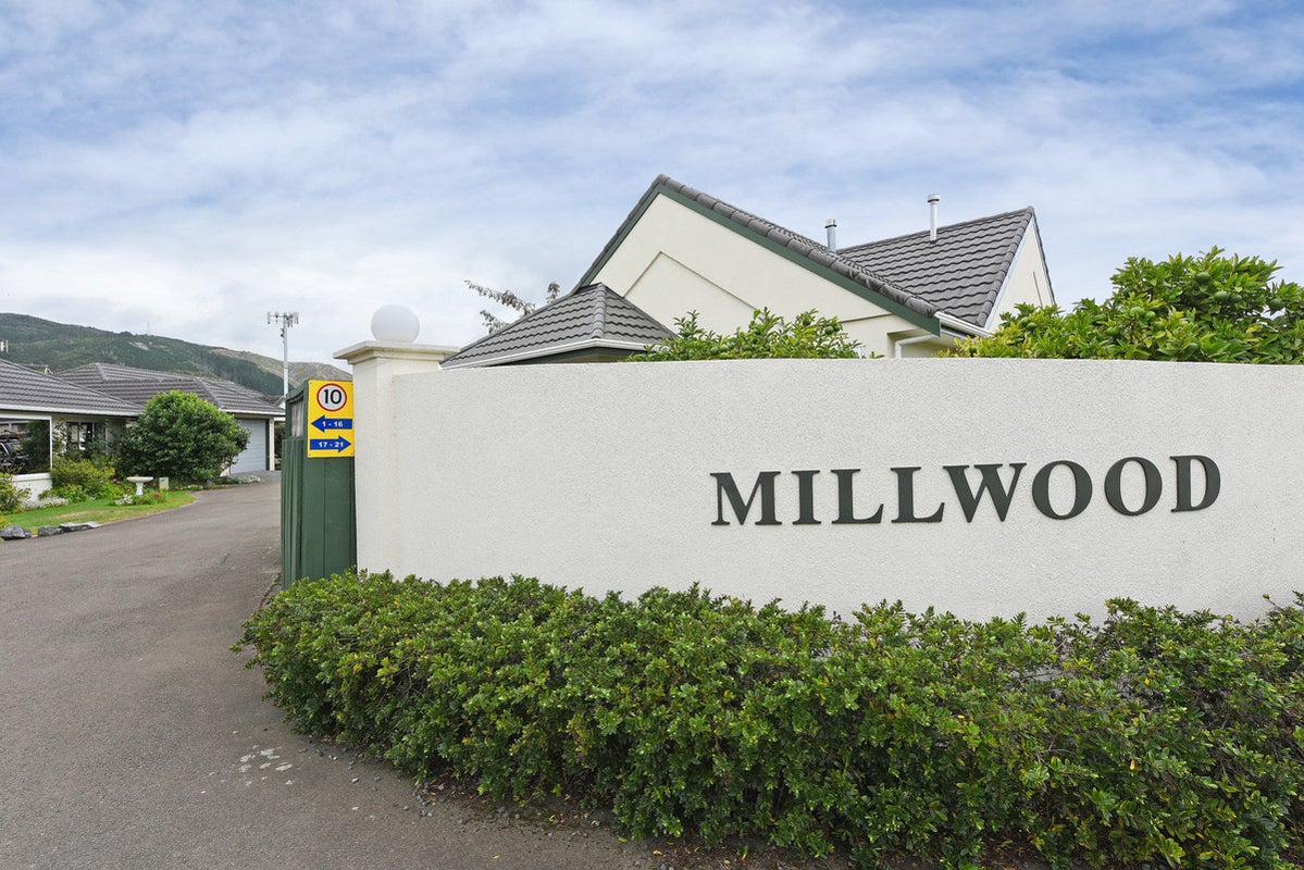 21 Millwood Place, Silverstream, Upper Hutt - Carousel 20