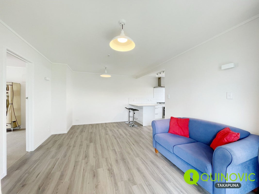 10 Westwell Road, Belmont, Auckland - Carousel 2