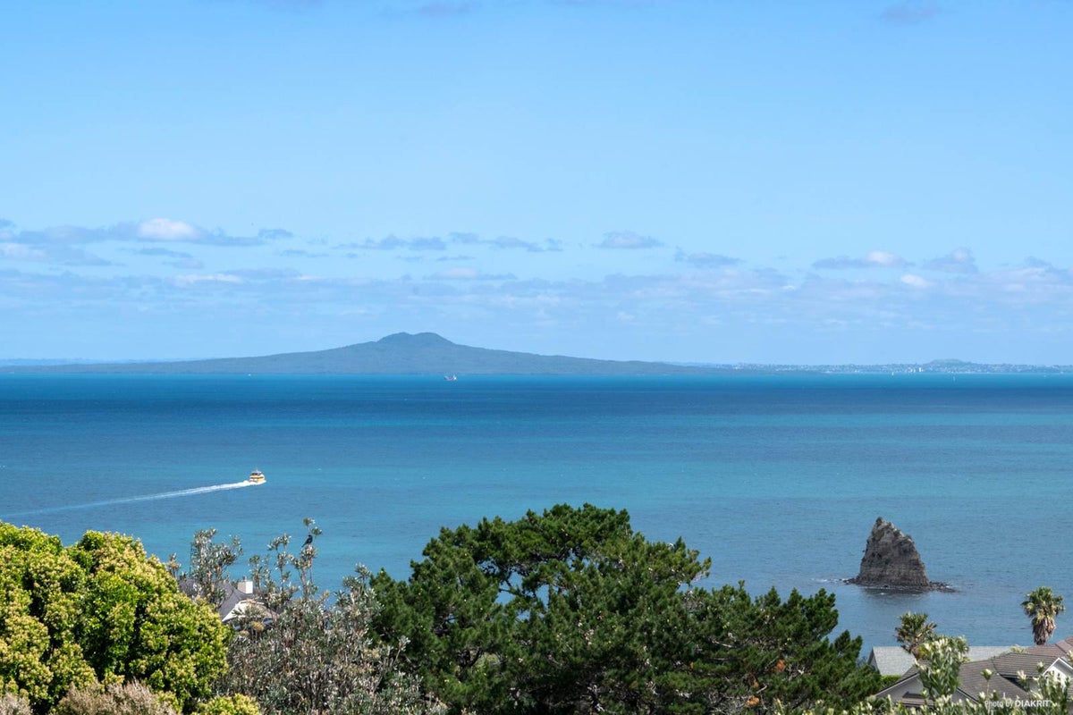 95 Roberts Road, Matakatia, Whangaparaoa - Carousel 1