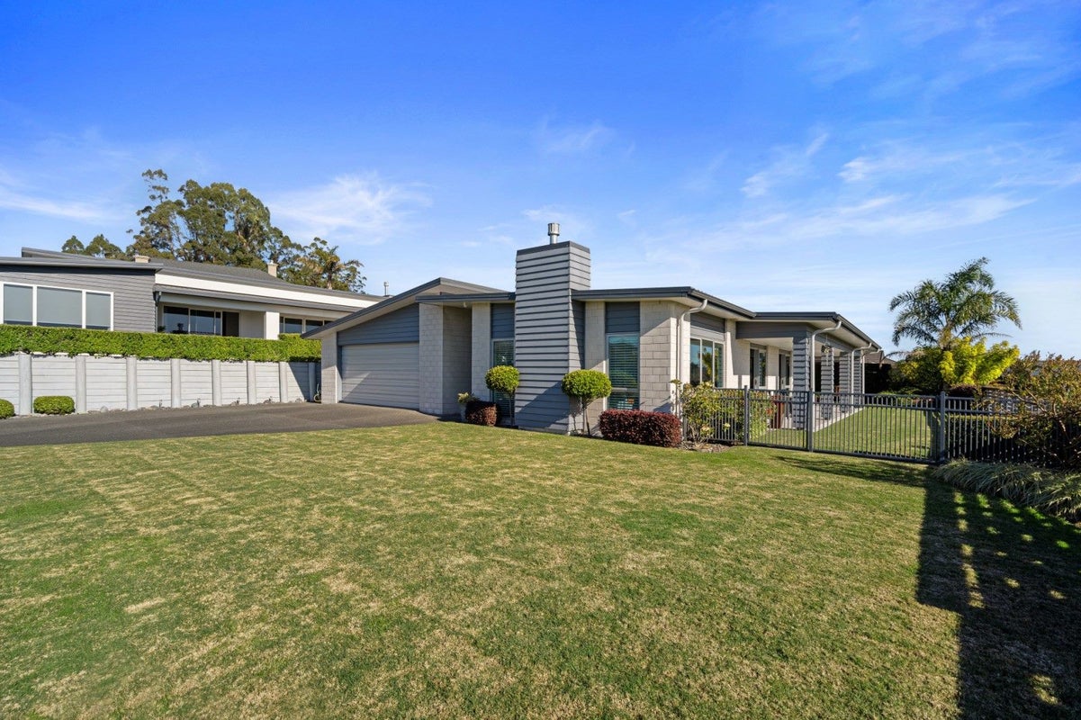 6 Louise Drive, Ohauiti, Tauranga - Carousel 2