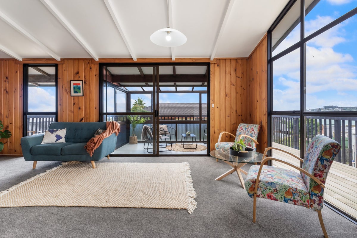 203 Hibiscus Coast Hwy, Red Beach, Whangaparaoa - Carousel 2