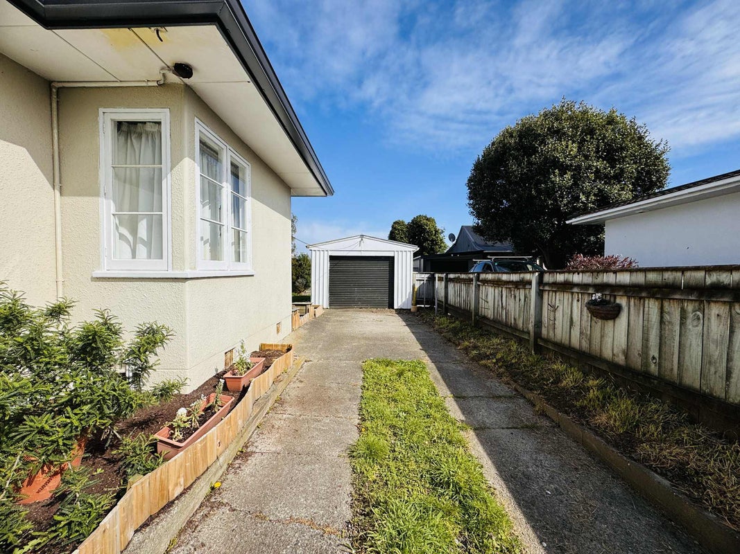 19 Nottingham Avenue, Awapuni, Palmerston North - Carousel 2
