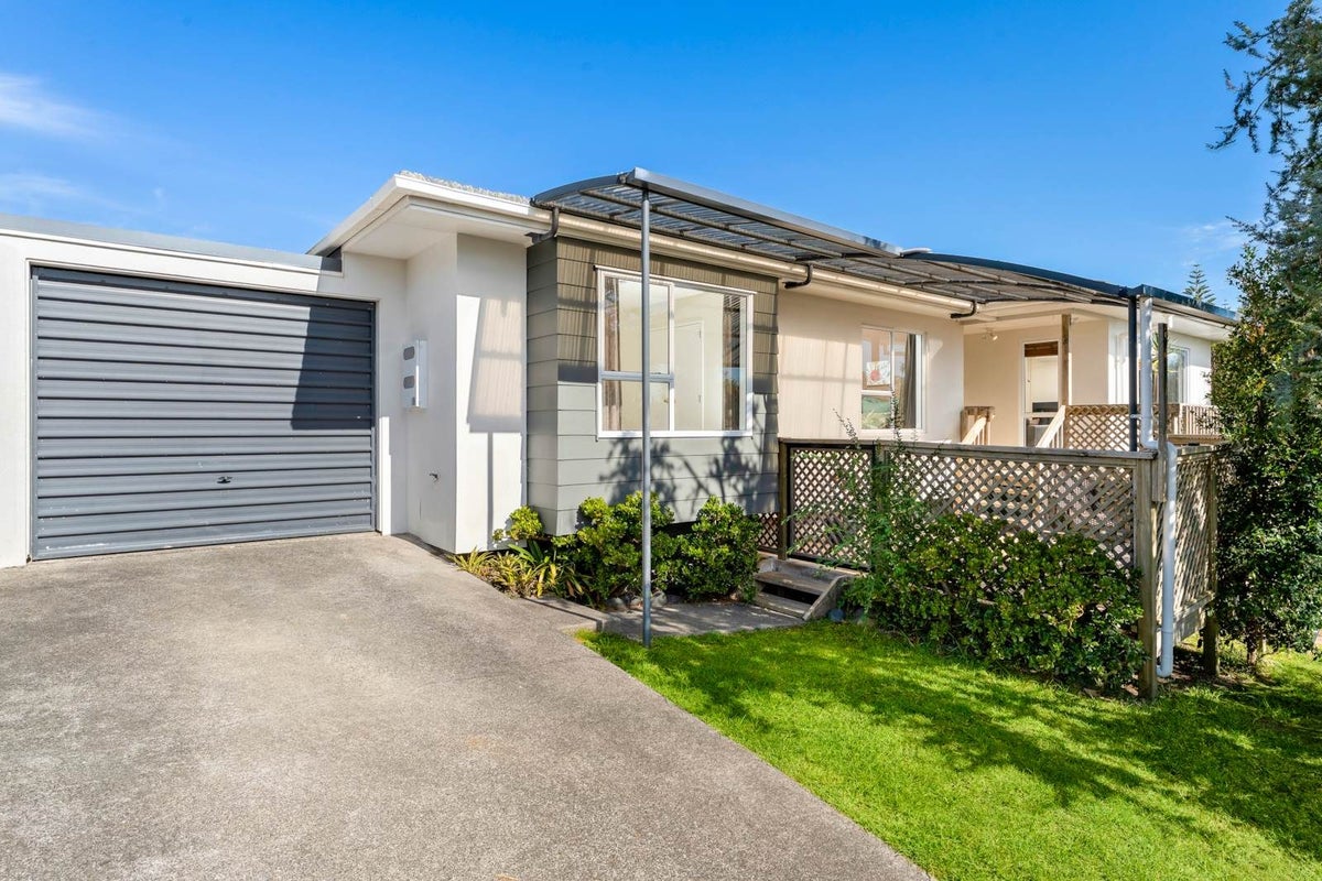 1/39 Sungrove Rise, Sunnyvale, Auckland - Carousel 1