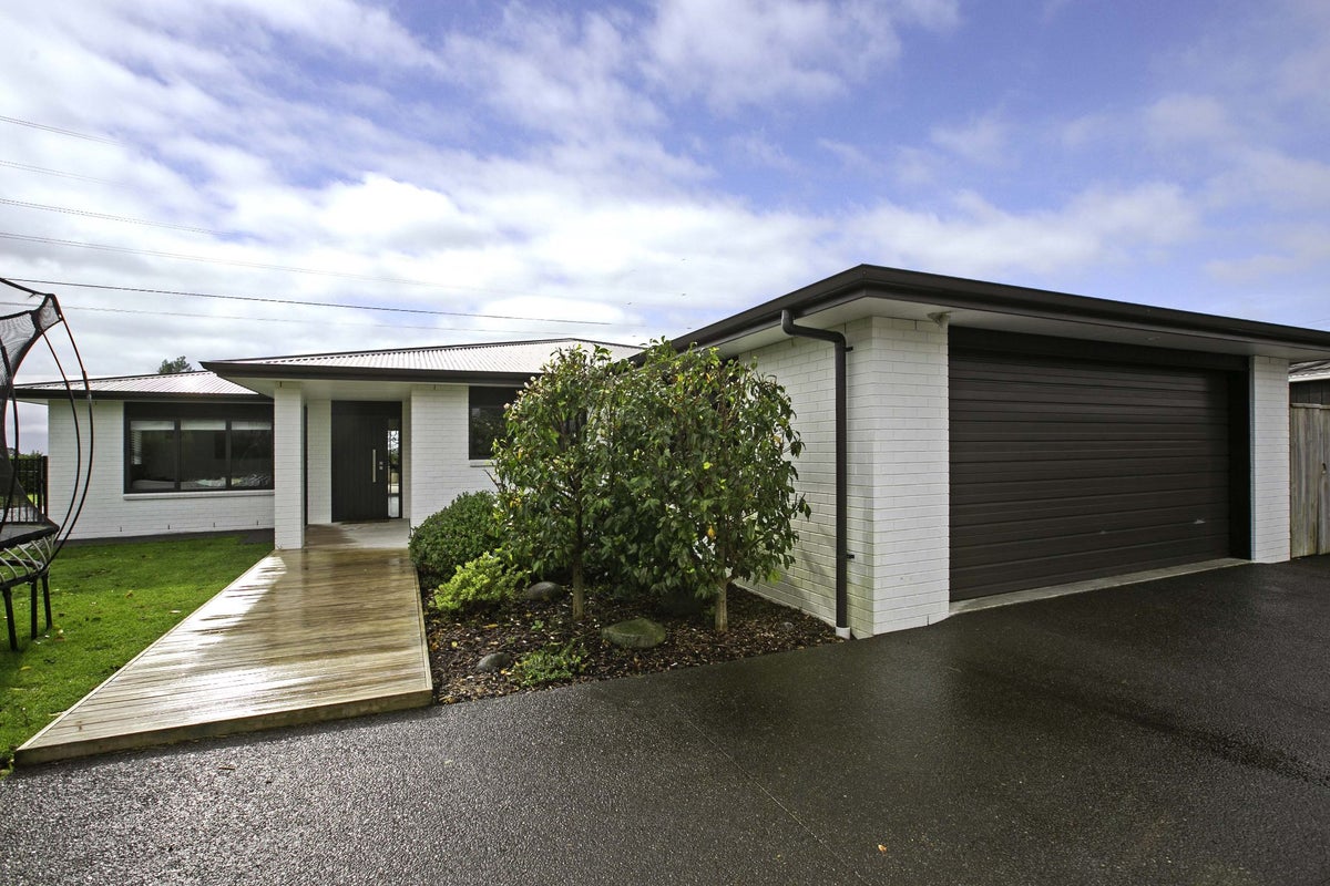 482C Carrington Road, Hurworth, New Plymouth - Carousel 19