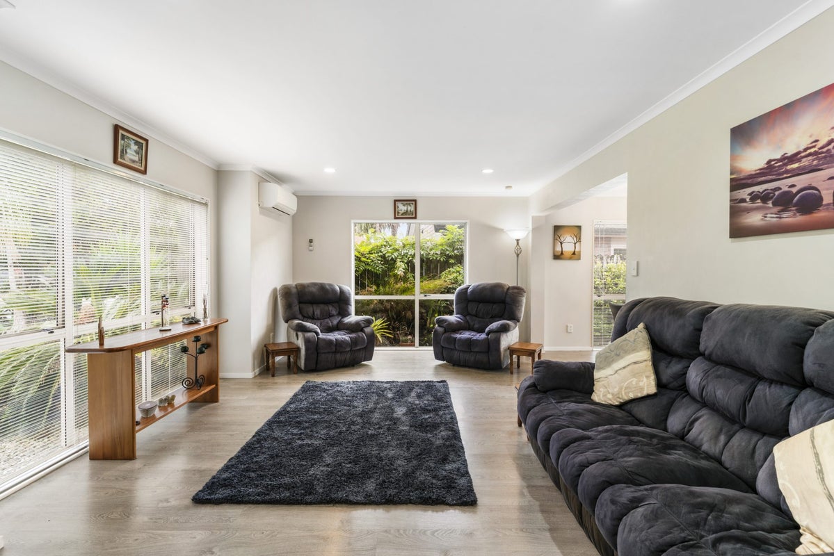 9 Corfield Way, Burswood, Auckland - Carousel 2