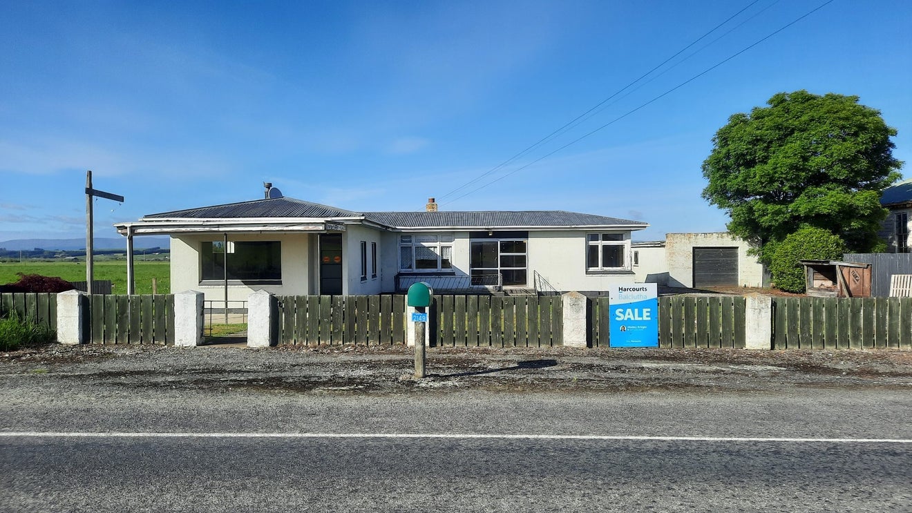 2149 Clutha Valley Road, Greenfield - Carousel 1