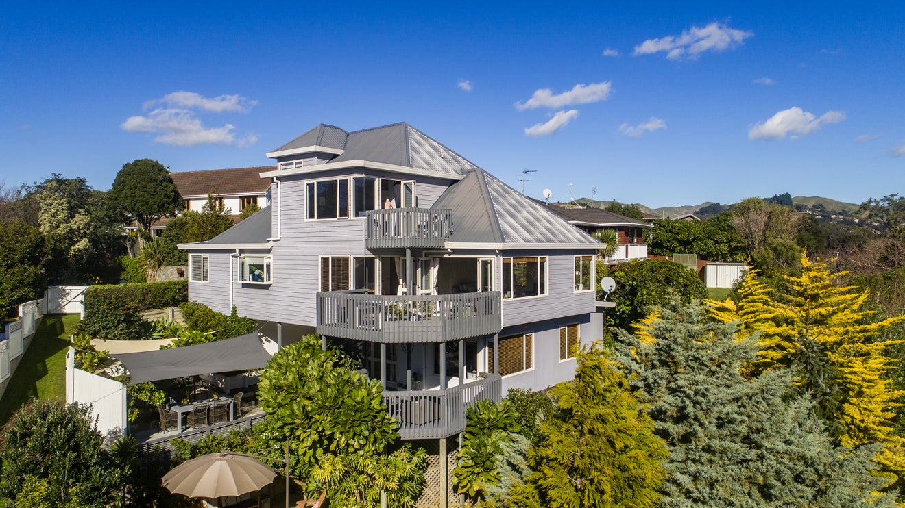 24 Observatory Close, Whitby, Porirua - Carousel 2