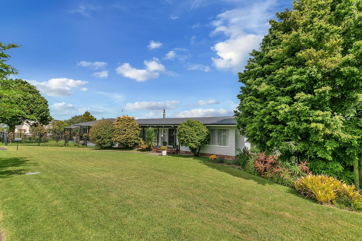 31 Coronation Road, Hillcrest, Auckland - Carousel 1