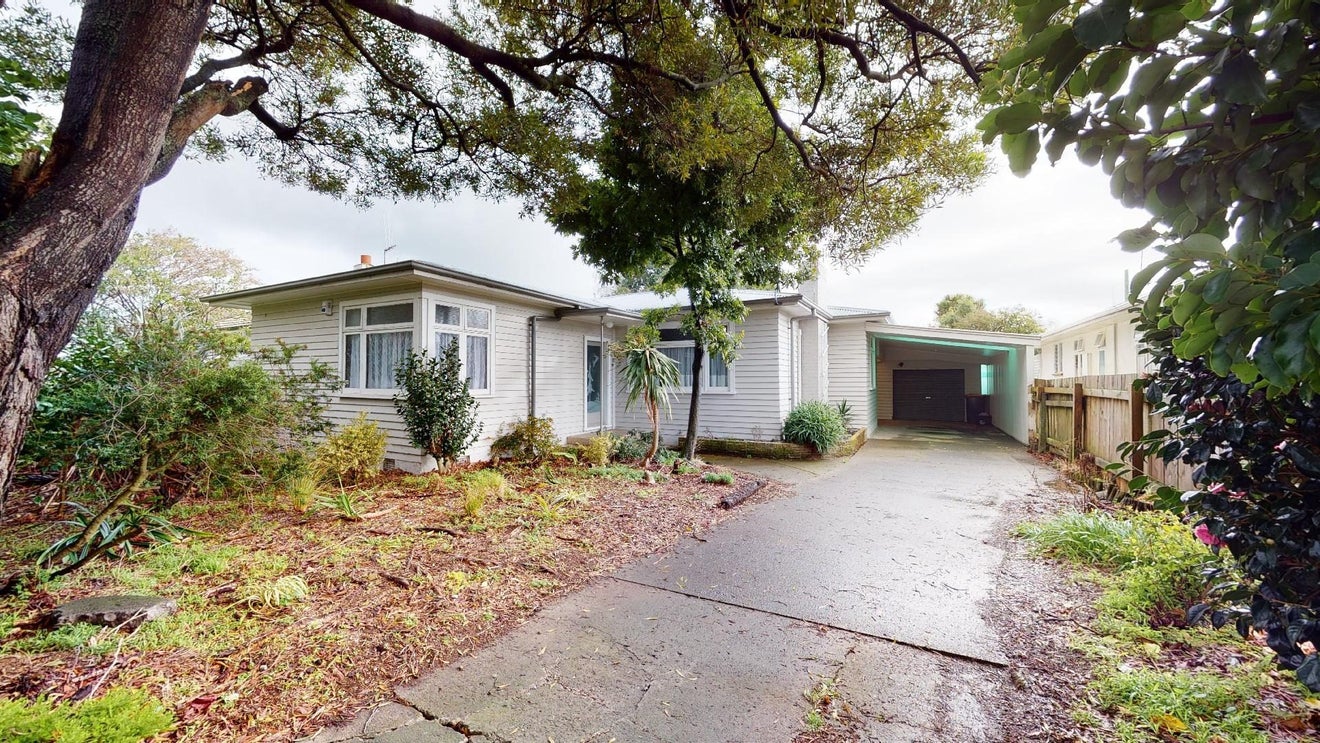 15 Glasgow Street, Takaro, Palmerston North - Carousel 19