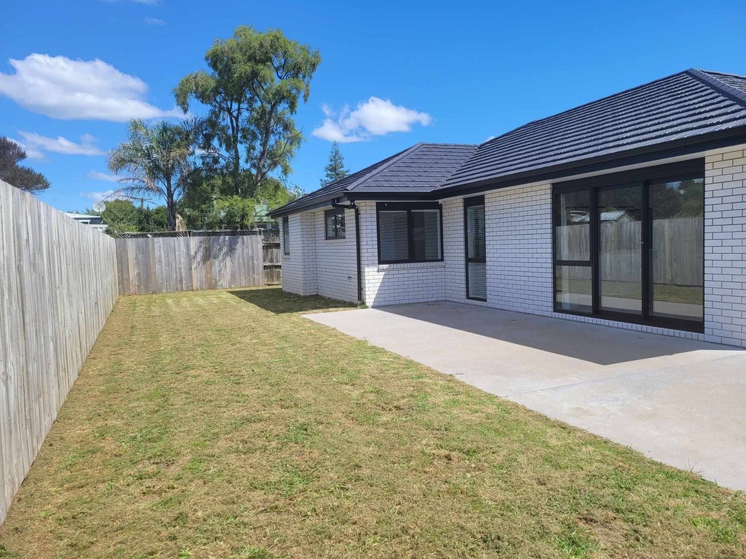 1A Walker Road, Fairy Springs, Rotorua - Carousel 2