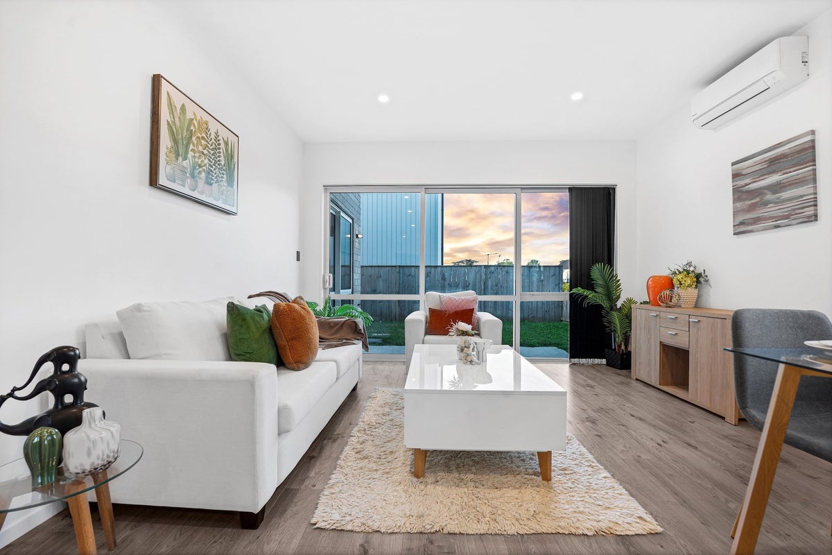 20 Herekino Street, Westgate, Auckland - Carousel 2