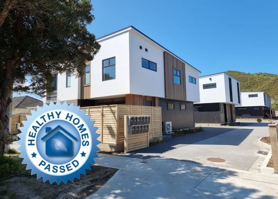 2/338 Oxford Terrace, Avalon, Lower Hutt - Carousel 1
