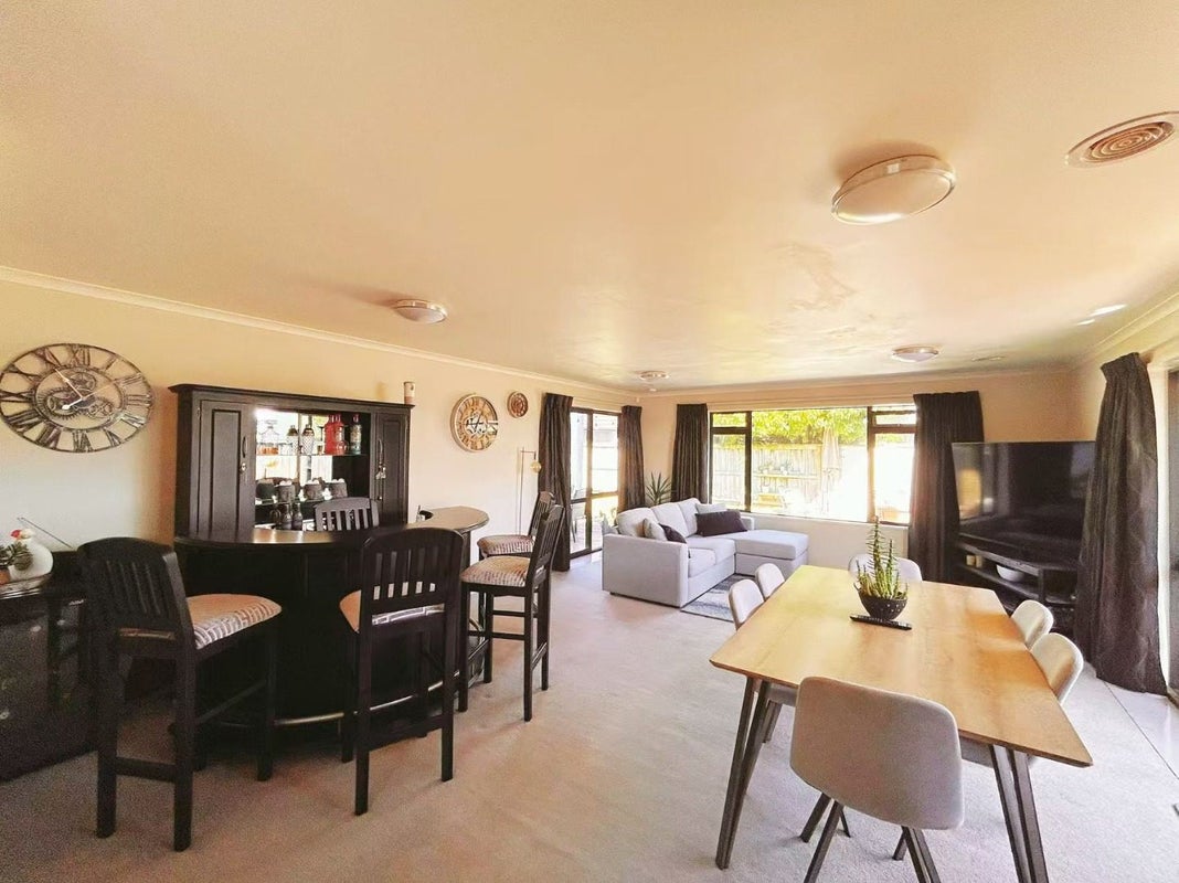 110 Huntington Drive, Huntington, Hamilton - Carousel 2