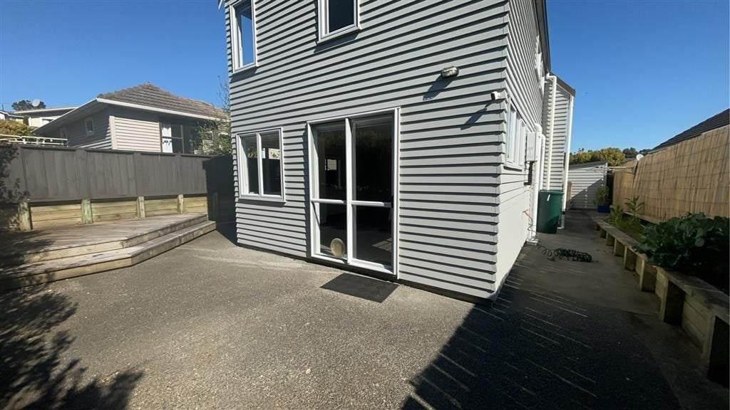 14B Bracken Road, Newlands, Wellington - Carousel 15