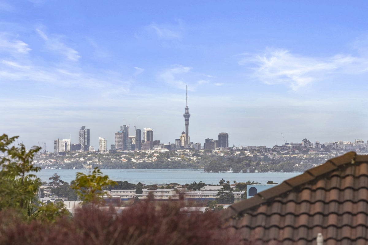7 Gordon Stanley Drive, Massey, Auckland - Carousel 2