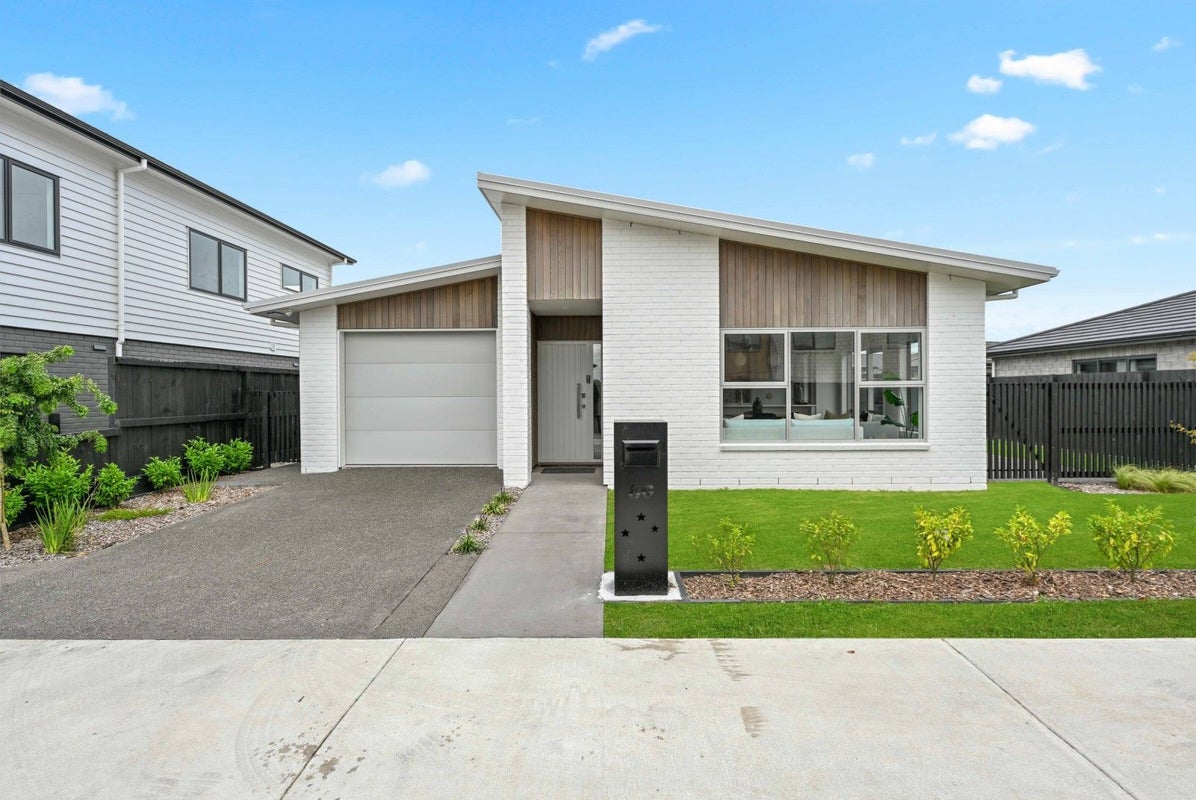 86 Maanihi Drive, Rototuna North, Hamilton - Carousel 1