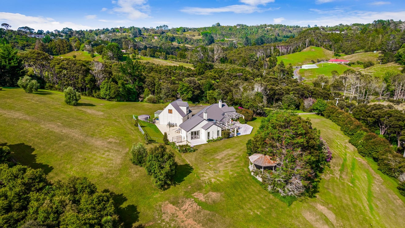 104 Arrowsmith Road, Henderson - Carousel 1