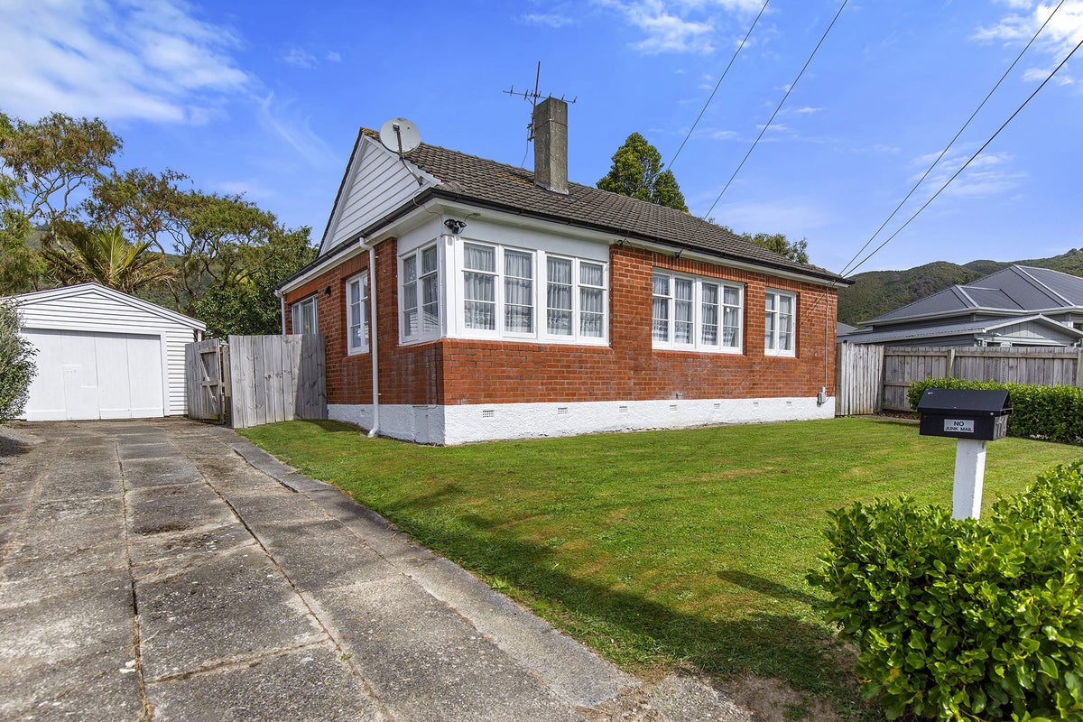 114 Judd Crescent, Naenae, Lower Hutt - Carousel 21