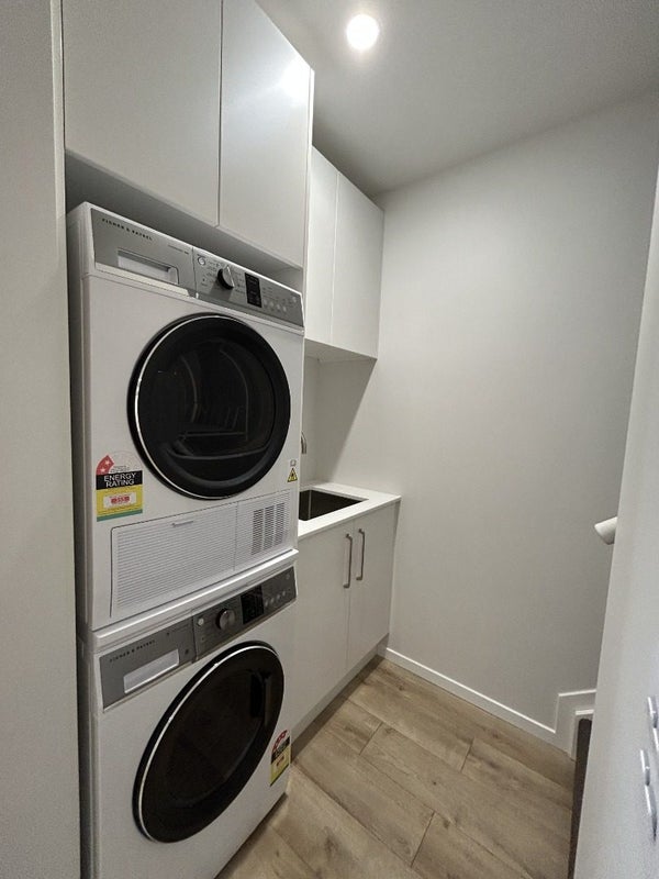 7 Tiaki Lane, Karaka, Papakura - Carousel 17